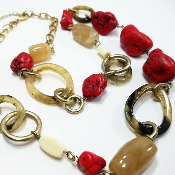 Chico's Red Gemstone Gold Tone Metal Chain Lucite Rings Necklace or Belt, 43 In - Picture 7 of 8